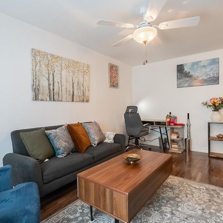 Comfortable Spacious House With Parking Brossard Kültér fotó