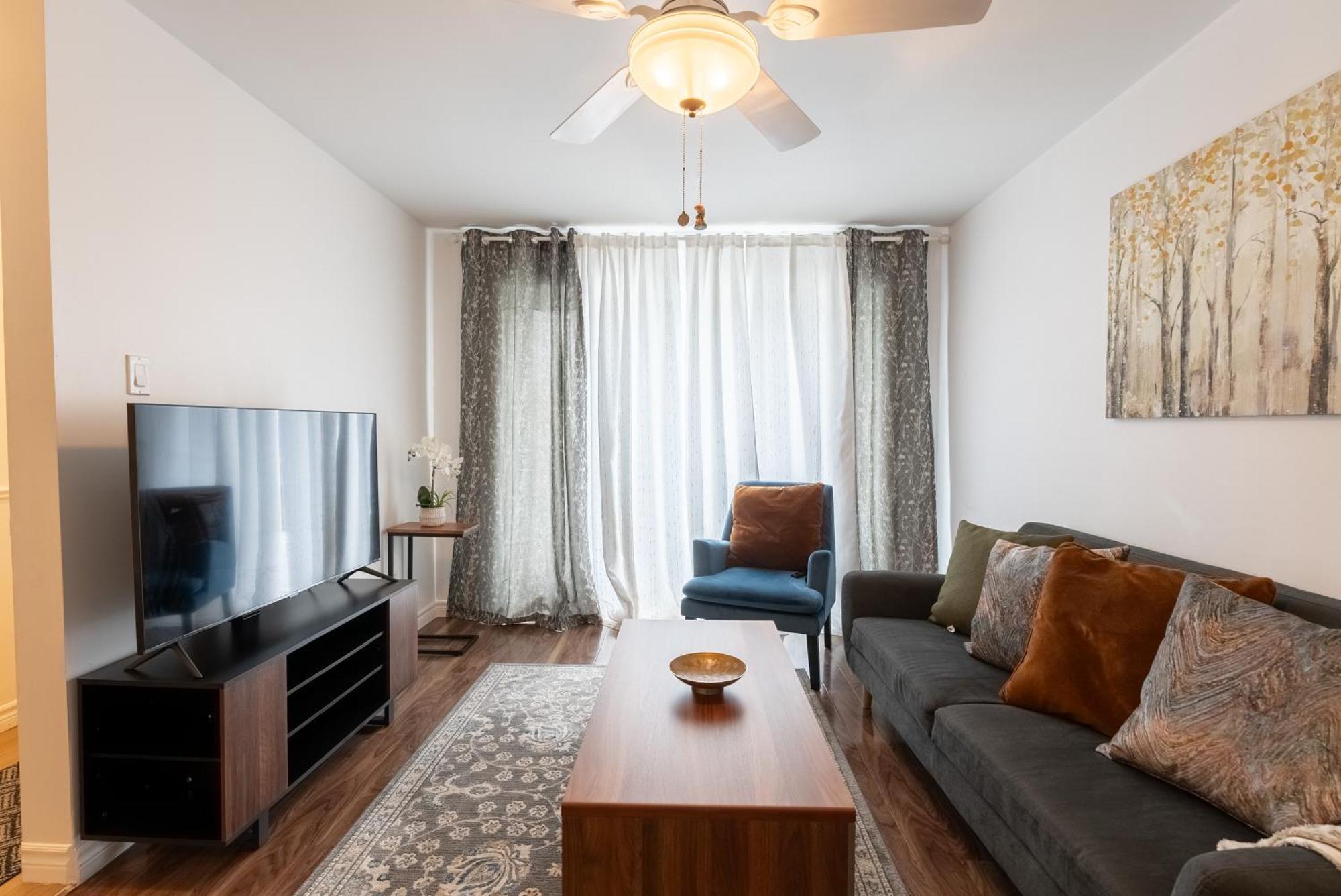 Comfortable Spacious House With Parking Brossard Kültér fotó