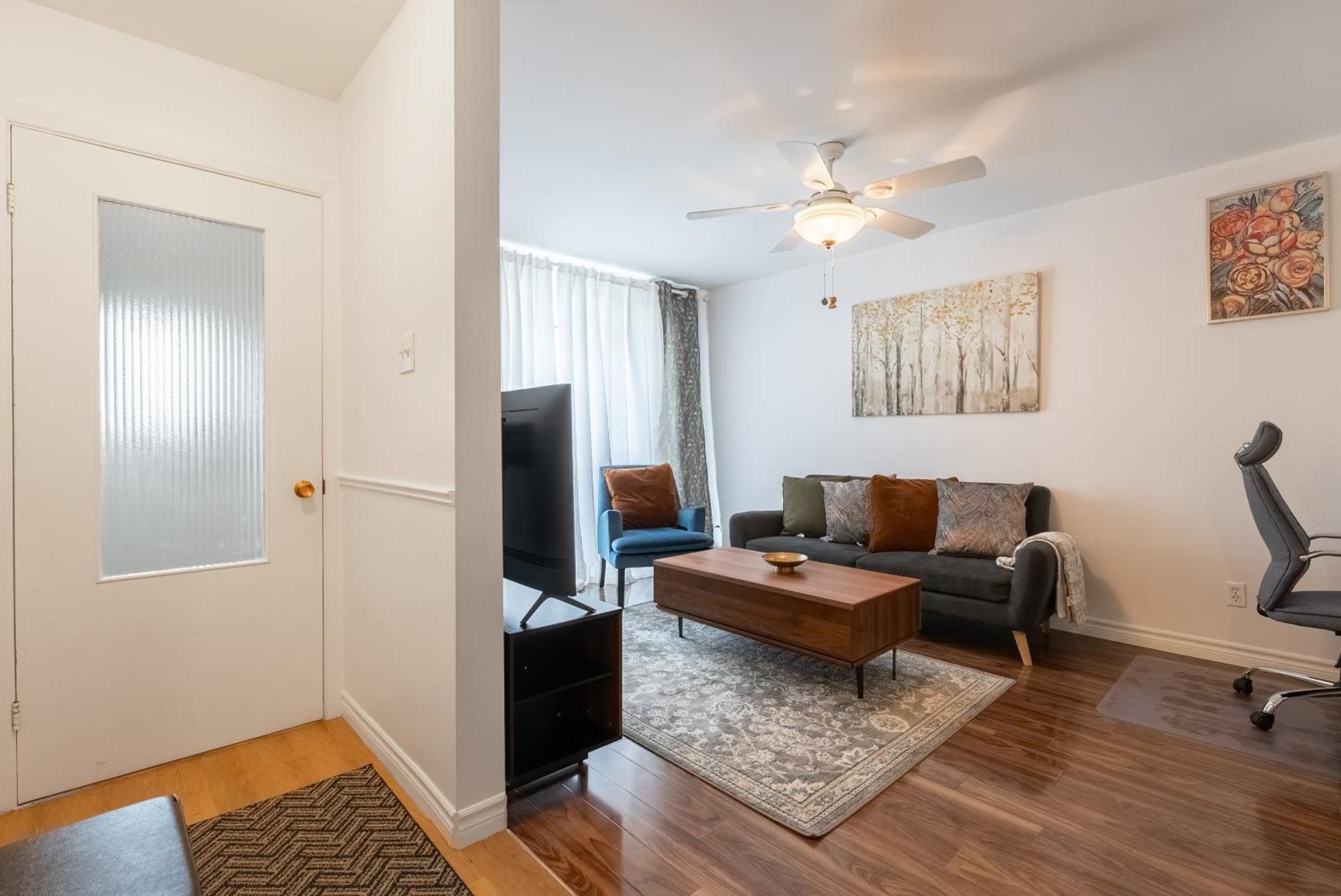 Comfortable Spacious House With Parking Brossard Kültér fotó