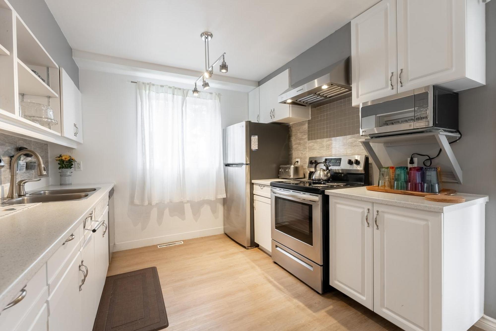 Comfortable Spacious House With Parking Brossard Kültér fotó
