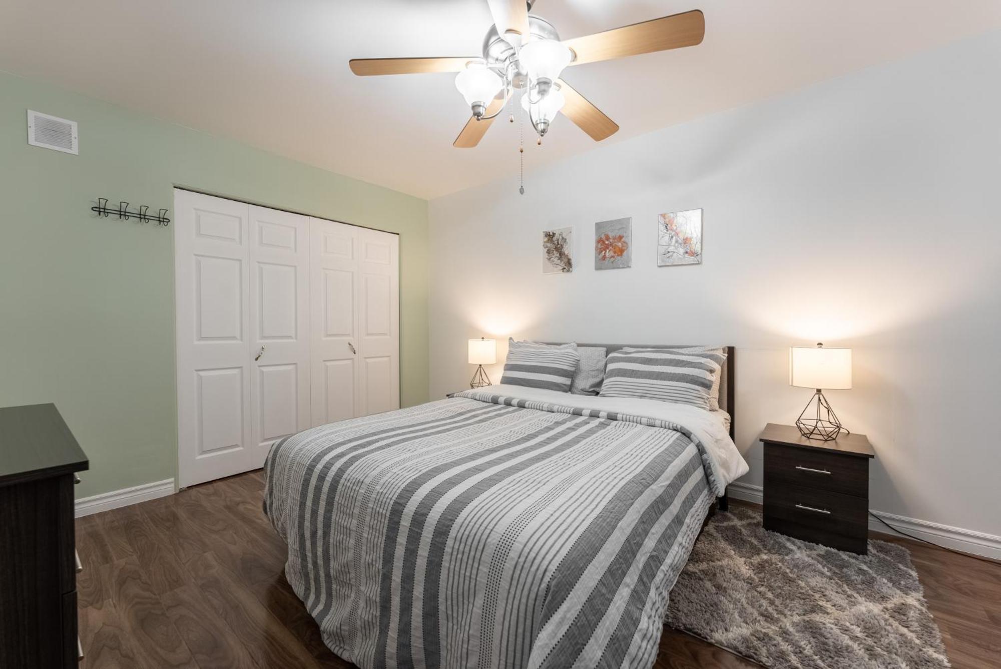Comfortable Spacious House With Parking Brossard Kültér fotó