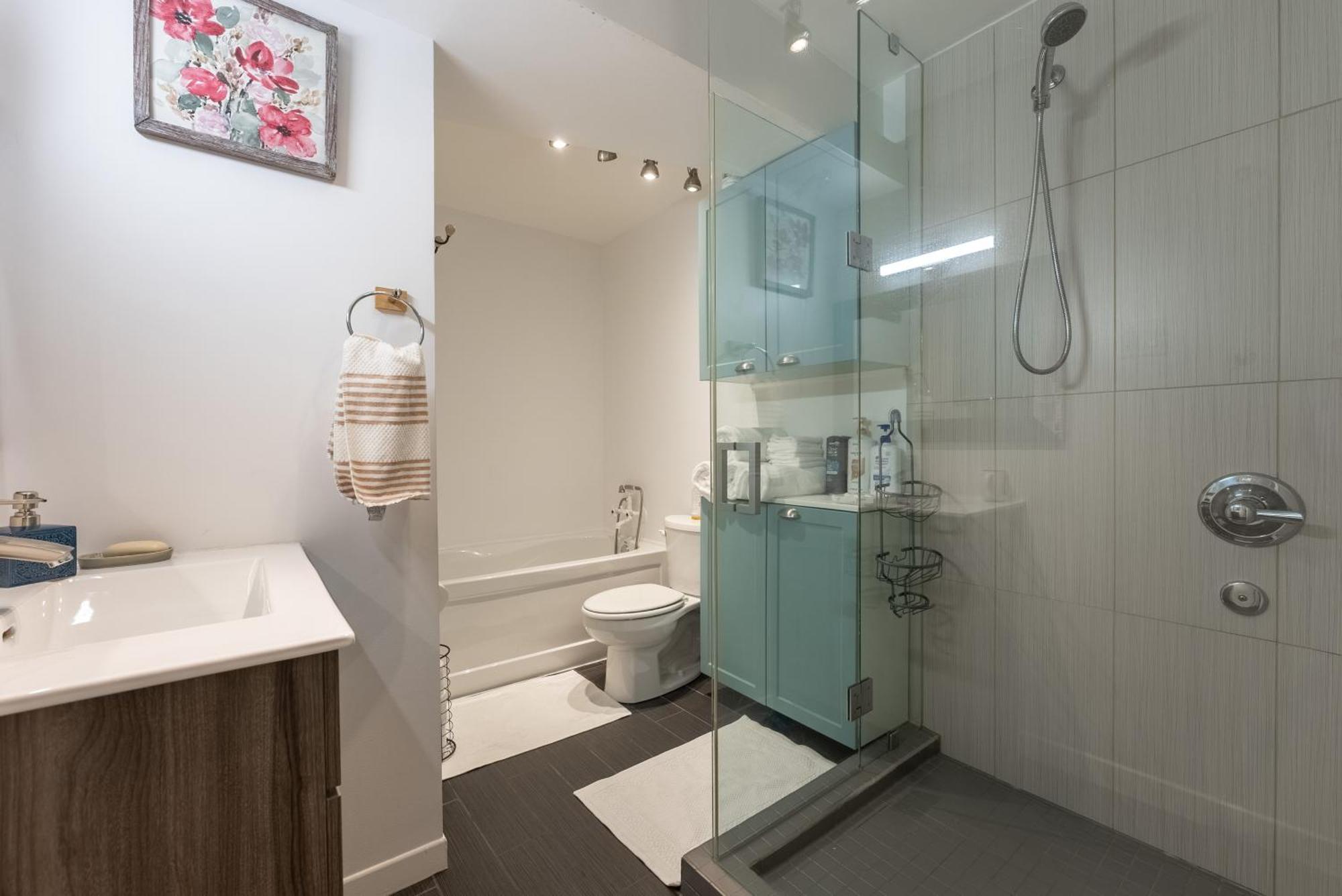 Comfortable Spacious House With Parking Brossard Kültér fotó